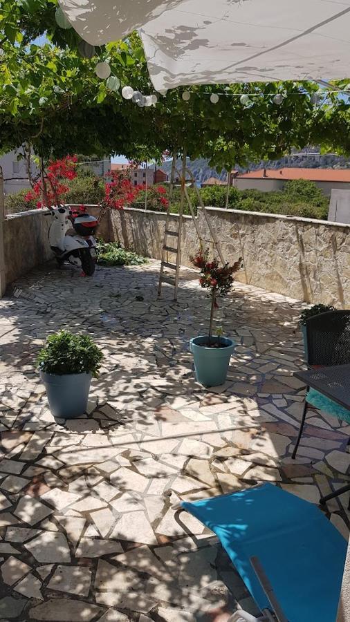 Apartments Popaj Komiza Ngoại thất bức ảnh