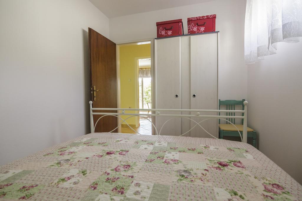 Apartments Popaj Komiza Ngoại thất bức ảnh
