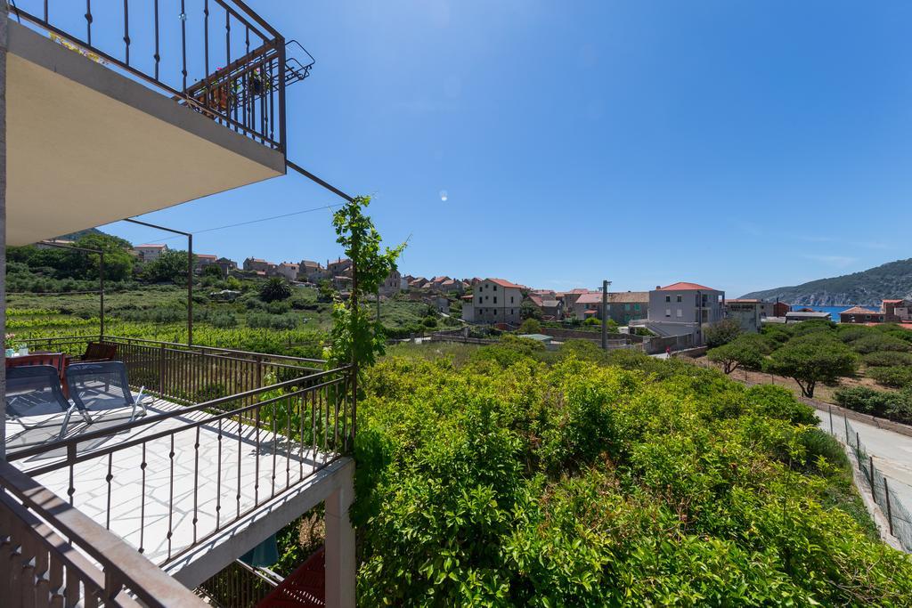 Apartments Popaj Komiza Ngoại thất bức ảnh